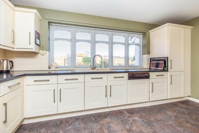 Kitchen/Breakfast Ro