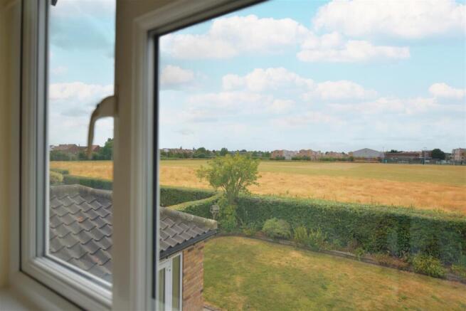 4 bed Not Specified to rent Image 7