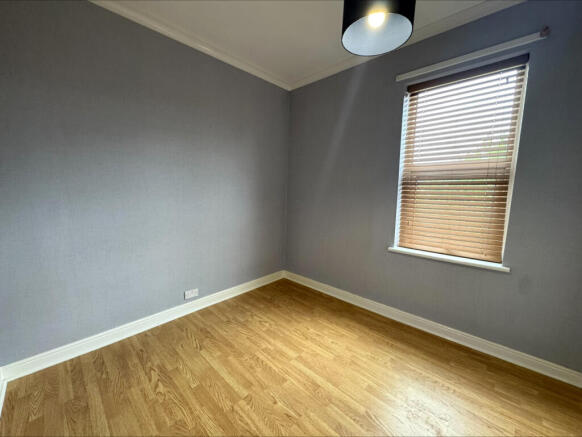 2 bed Terraced to rent Image 10