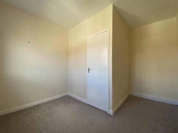 3 bed Terraced to rent Image 8