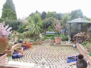 GARDEN FEATURES