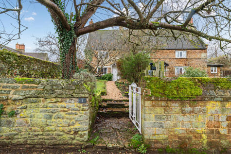 High Street, Eydon, NN11