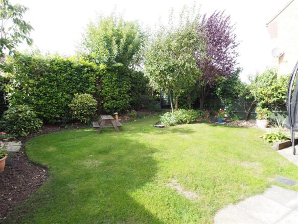 Well Maintained Rear Garden 191