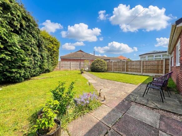 2 bed Semi-Detached Bungalow for sale Image 11