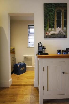 Kitchen2.jpg