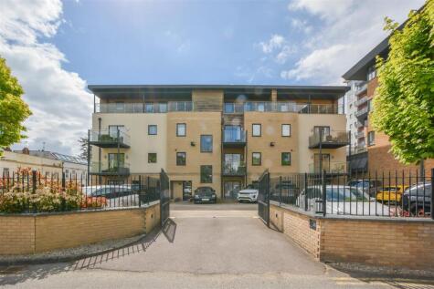 New Road, Brentwood