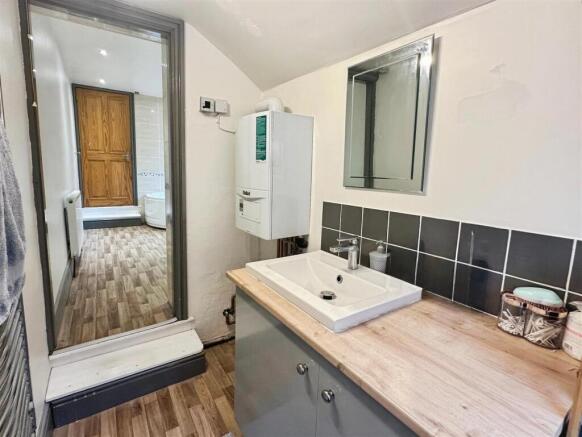 Laundry Room / WC