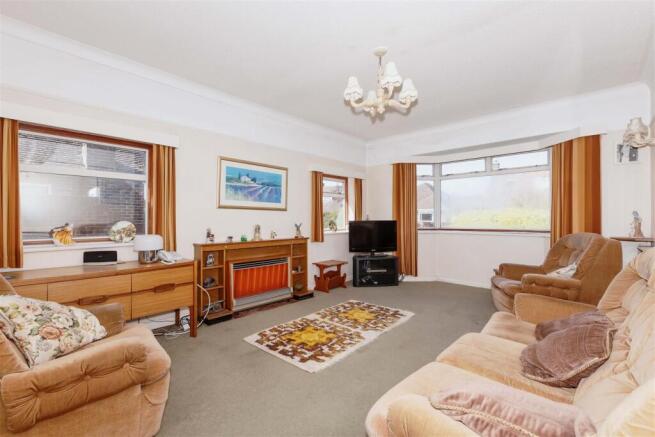 Cowdray Drive_9.jpg