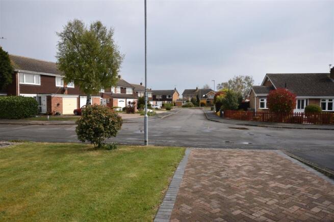 PLEASANT FRONT ASPECT