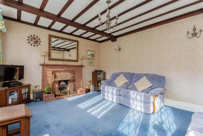 house-sailsbury-avenue-cheam-sutton-117.jpg