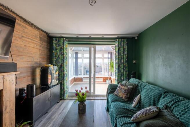 4 Clydesdale Road HE-16.jpg