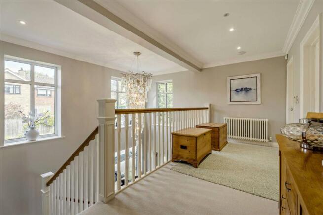 4 bed Detached for sale Image 10