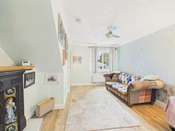 3 bed Semi-Detached for sale Image 5