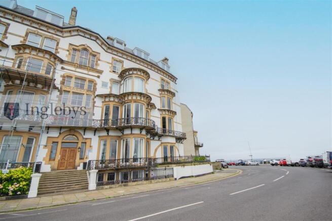 3 bed Apartment for sale Image 4