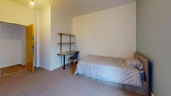 5 bed Flat to rent Image 11