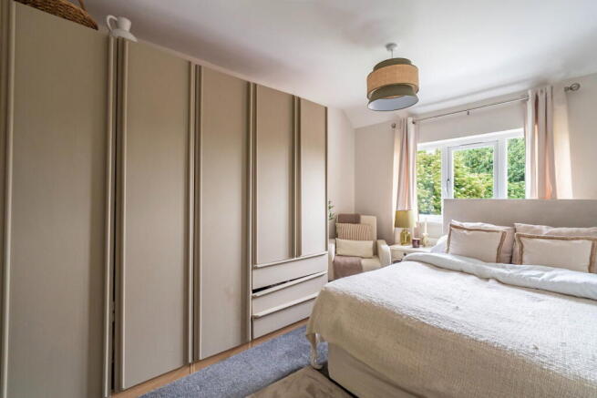3 bed Terraced for sale Image 11