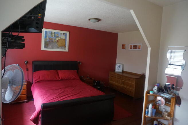 Bedroom 1.JPG