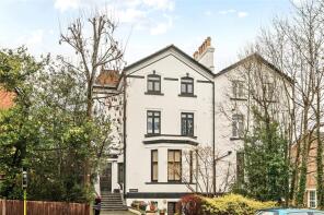 Flat 2, 10 Hawthorns, Lawrie Park Crescent, Sydenham, London SE26 6HD