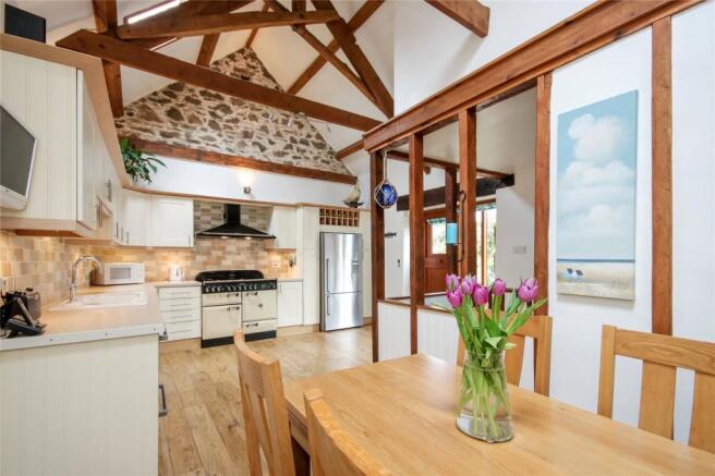 Kitchen Dining 1