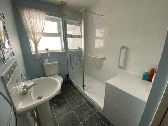 Shower Room: