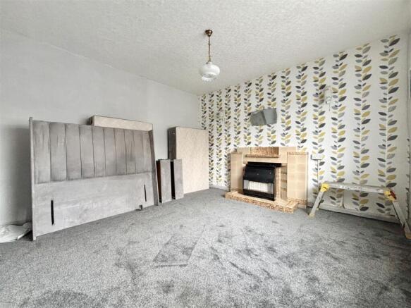 2 bed Semi-Detached for sale Image 5