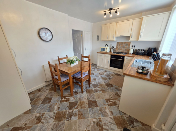 2 bed Terraced for sale Image 5