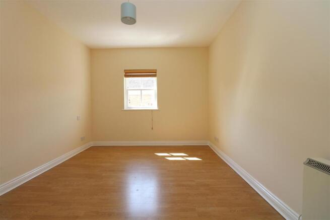 BEDROOM 2: