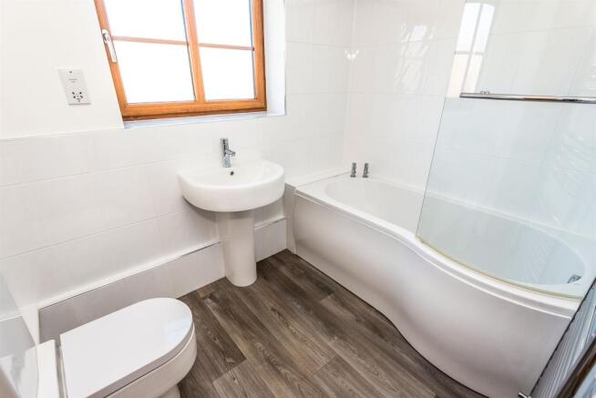 Family Bathroom: