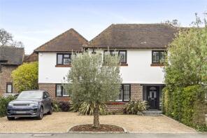 32, Oatlands Close, Weybridge KT13 9EE