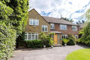 8, Coombe Neville, Kingston Upon Thames KT2 7HW