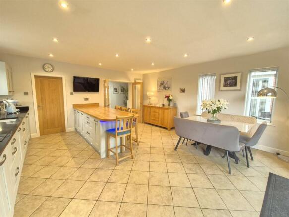 Extended Breakfast Kitchen