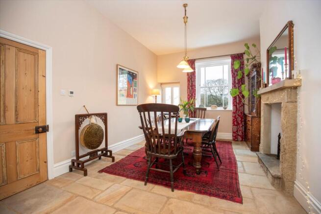 5 bed Detached for sale Image 8