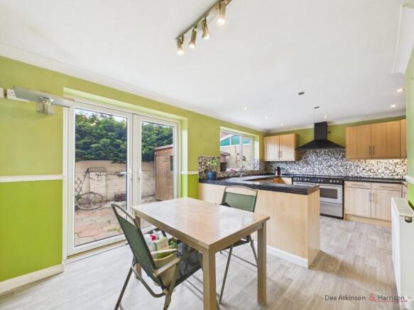 Kitchen/Dining Area