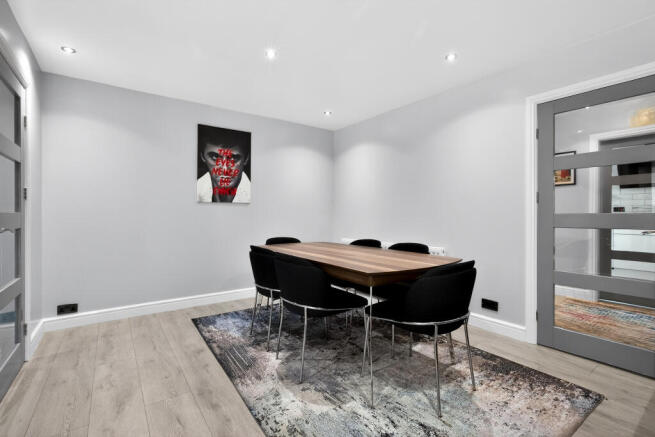 4 bed Detached for sale Image 11