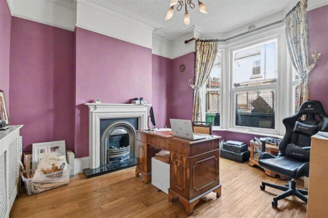 SITTING ROOM
