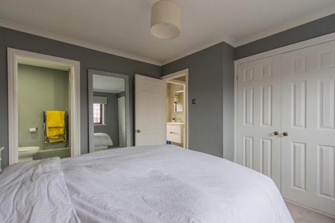 Master Bedroom with En-suite Bath/Shower Room