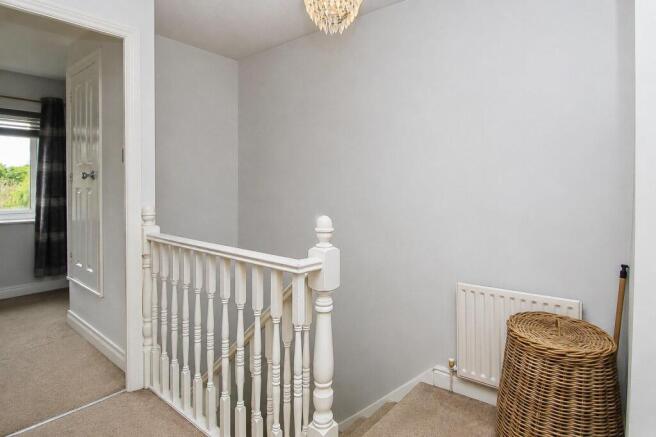 3 bed Town House for sale Image 7