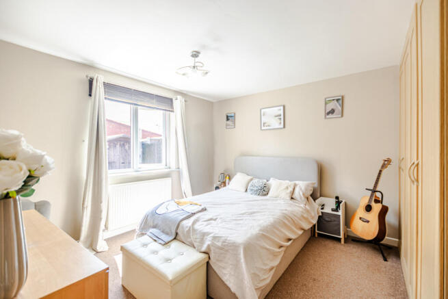 2 bed Flat for sale Image 8