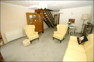 Lounge Photo 3
