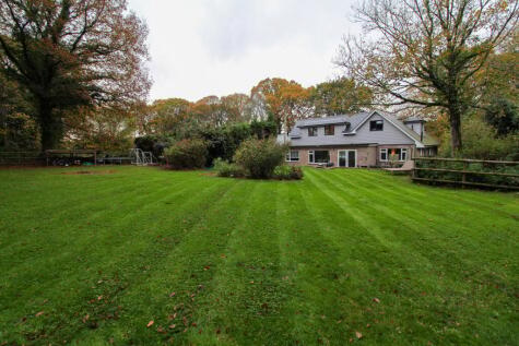 Waterloo Road, Corfe Mullen, Wimborne, BH21