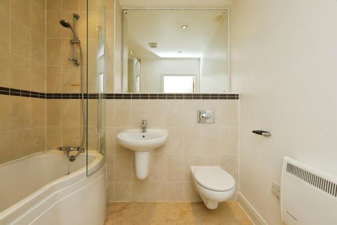 2 bed Flat for sale Image 7