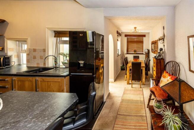 3 bed House for sale Image 5