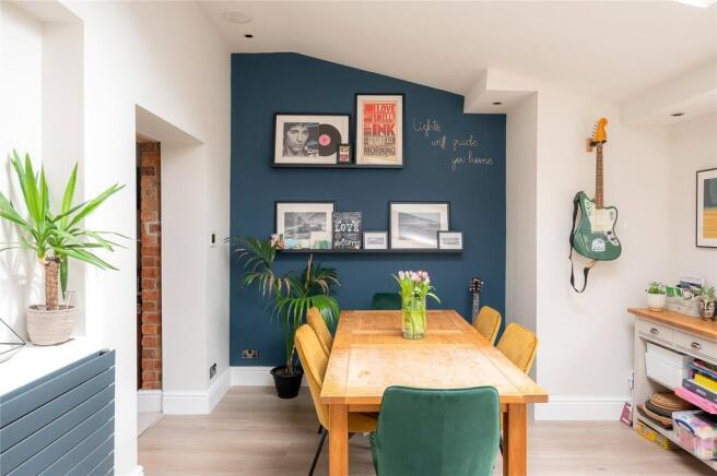 4 bed Semi-Detached for sale Image 8