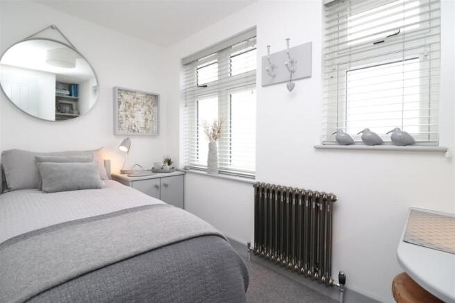 bedroom 2.JPG