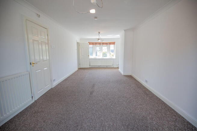 4 bed Detached for sale Image 8