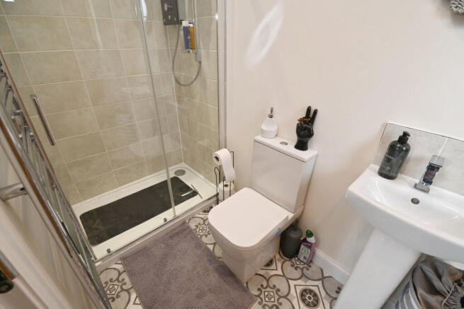 5 bed Detached for sale Image 10