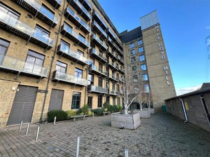 Huddersfield Road, Brighouse, West Yorkshire, HD6