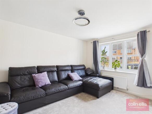 4 bed Detached for sale Image 4