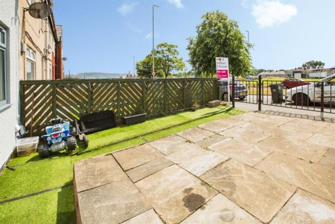 3 bed Terraced for sale Image 11