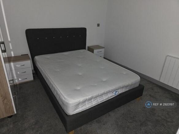 2 bed Flat to rent Image 11